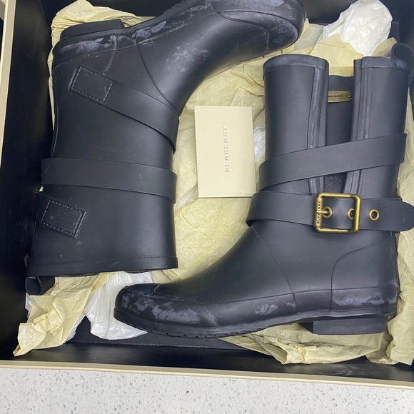 Burberry Rainboot Black Mid Buckle Rubber Sz 35 - Picture 9 of 11